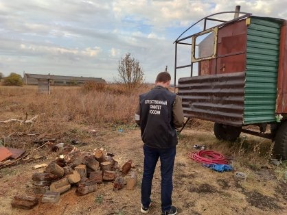 Следователи СК возбудили уголовное дело в отношении мужчины, подозреваемого в убийстве знакомого в Аркадакском районе. Видео.